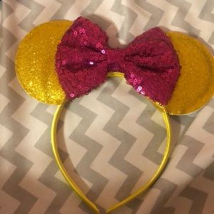 Golden Minnie ears